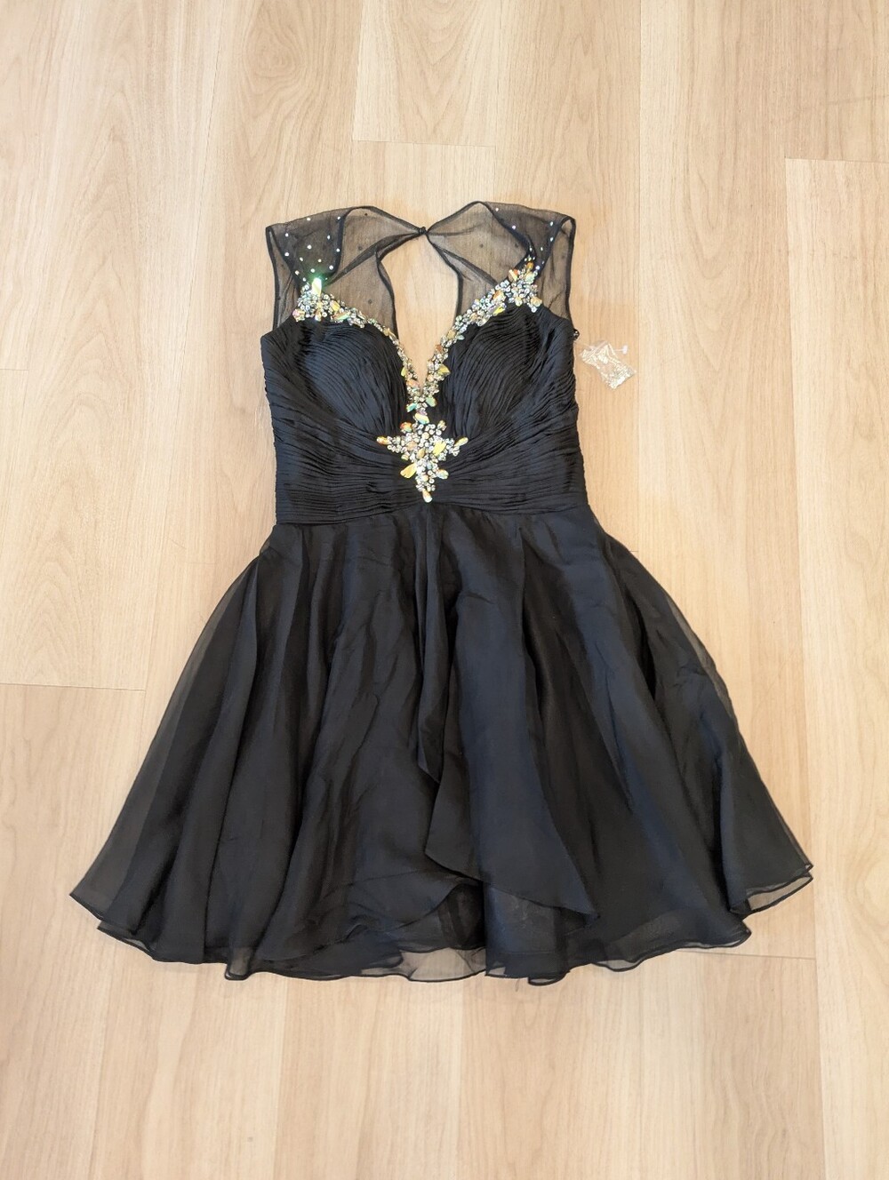 Mac Duggal Size 8 Mini Dress With Sparkle Gems